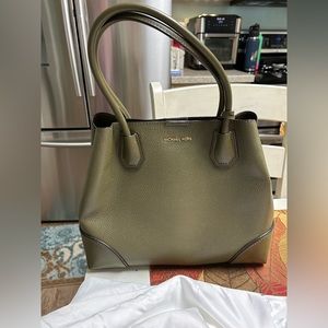 Michael Kors purse Excellent condition